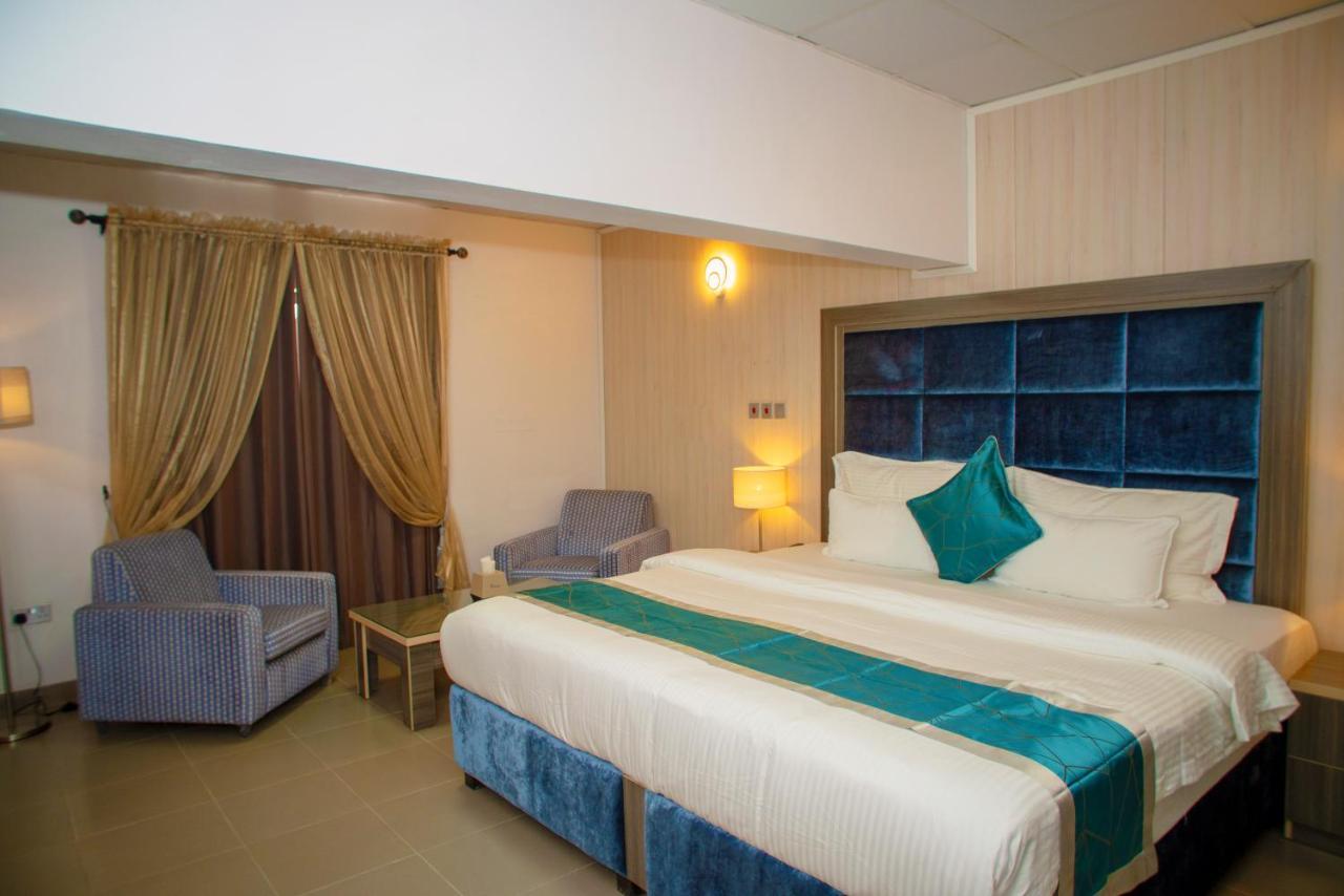 Riviera Suites Лагос Экстерьер фото